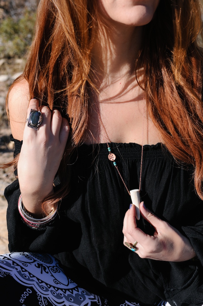 mal-wingostarr-jewelry-yoga-pants-mala-boho-fashion-blogger-desert-red-rock-horn-necklace 14